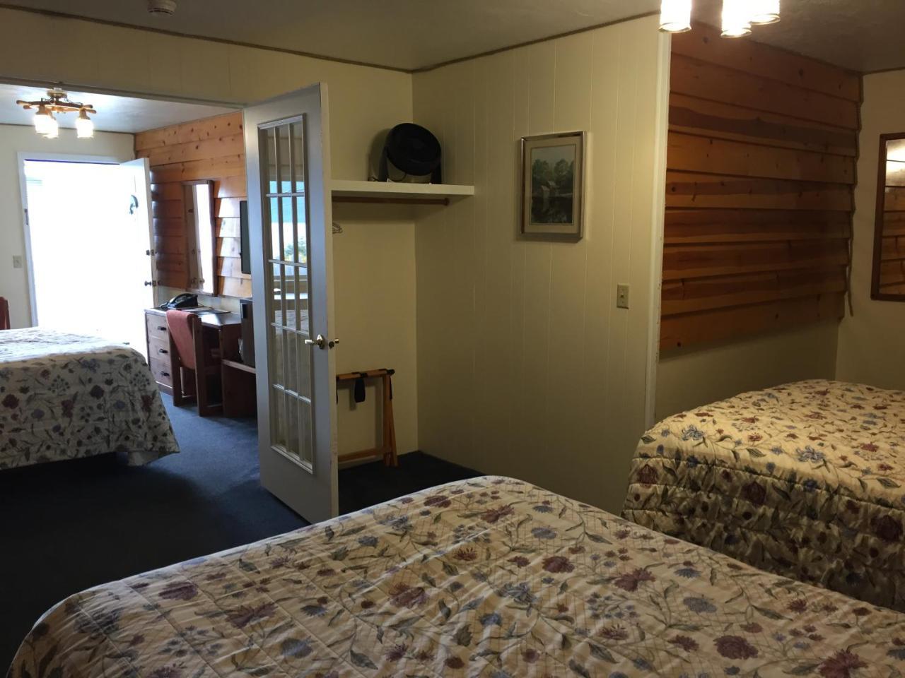 Captain'S Choice Motel Haines Eksteriør bilde