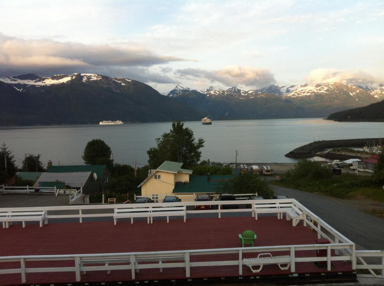 Captain'S Choice Motel Haines Eksteriør bilde