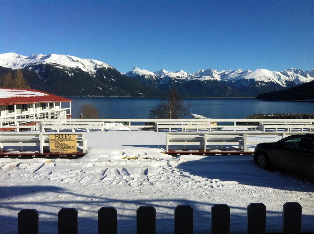 Captain'S Choice Motel Haines Eksteriør bilde